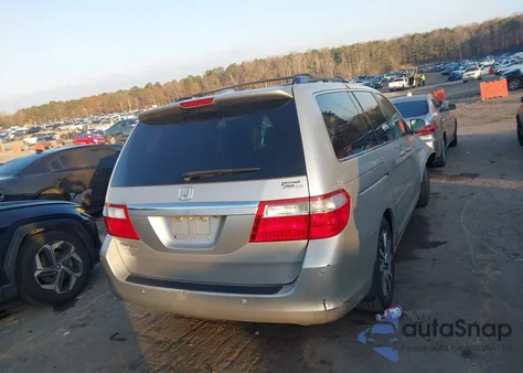 2006 Honda Odyssey Touring z USA, uszkodzony, nr VIN 5FNRL38816B005132